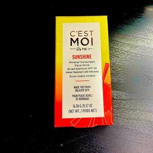 C'EST MOI SUNSHINE
Mineral Sunscreen Face Stick
Broad Spectrum SPF 50